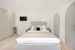 London Morning image 6