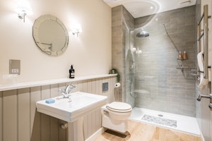 Georgian Luxury image 13