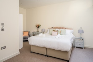 Georgian Luxury image 3