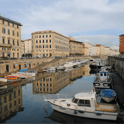 Discover the city of Livorna – just a forty-minute drive away 