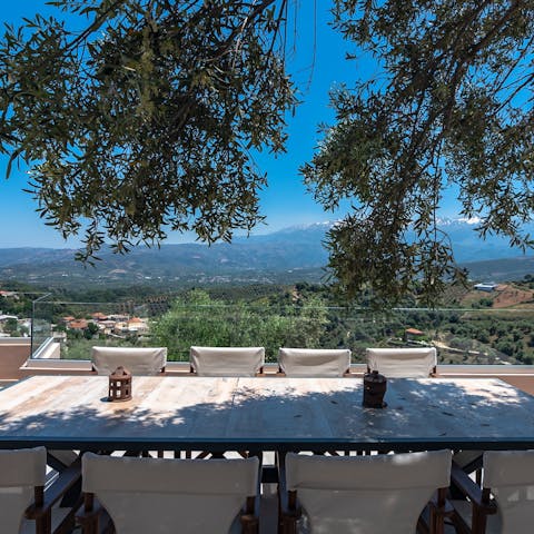 Gather outside for an alfresco feast with your friends and family