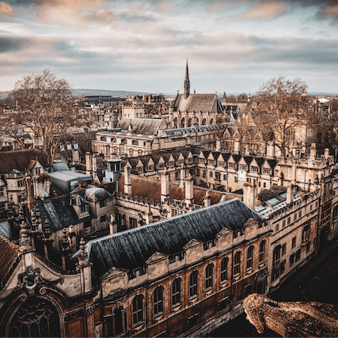 Stay in the heart of Oxford City Centre, steps away from the delightful canal, fascinating museums, and upscale eateries