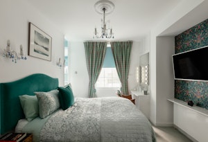 Life in Pimlico image 5