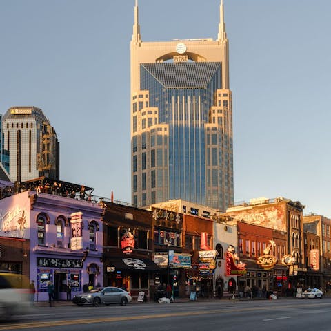 Walk to the iconic museums and music venues of  Downtown Nashville 