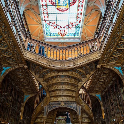Walk to the world-renowned Livraria Lello bookshop in just two minutes