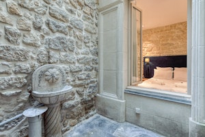 Playwright's Quarters image 11
