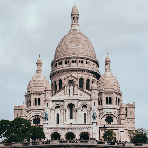 Wind your way along cobbled streets and up to the Sacré Coeur – only a twenty–minute walk away.