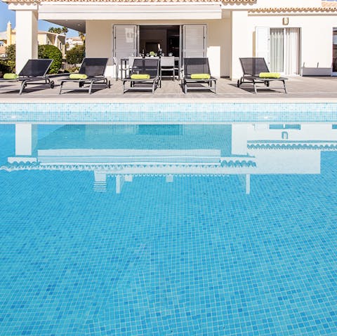 Take a cold – or heated– plunge in the private pool and let the sun warm your skin