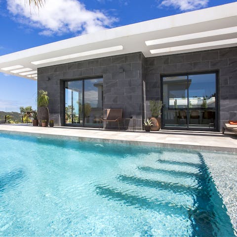 Escape the Spanish heat in the spacious private pool