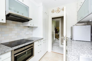 West End Chic image 9