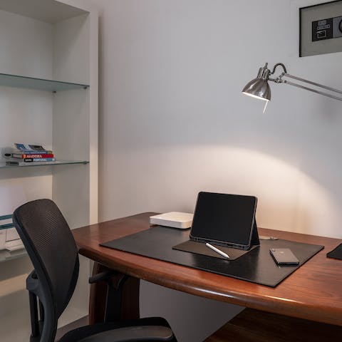 Keep on top of work with ease thanks to the home office 