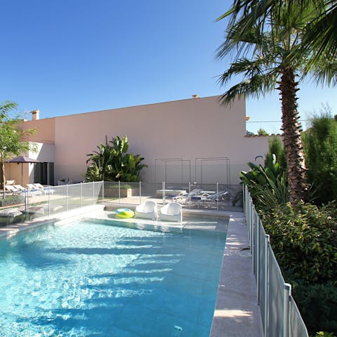 Let yourself truly unwind and enjoy your getaway knowing that the pool is secured and fenced