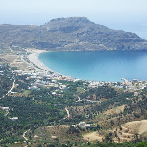 Discover the coastal village of Mariou, close to sandy beaches and the Libyan sea