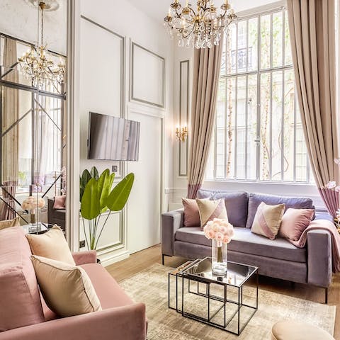 Unwind in this chic, stylish apartment in between sightseeing