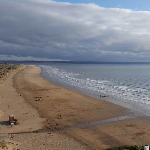 Stay just steps away from beautiful Saunton Sands on North Devon's golden coast