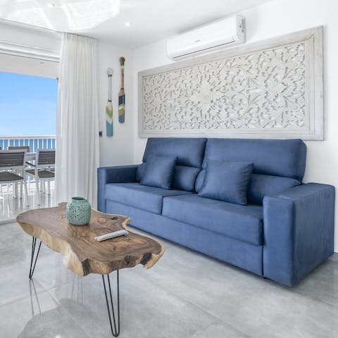 Snuggle up on the comfy sofa and enjoy an evening of movies in the company of your loved ones