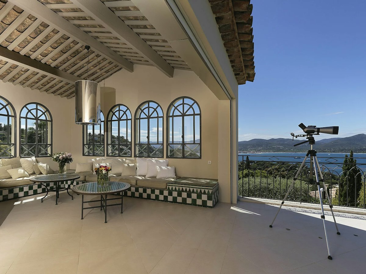 A Nest Egg, Provence-Alpes-Côte d'Azur
