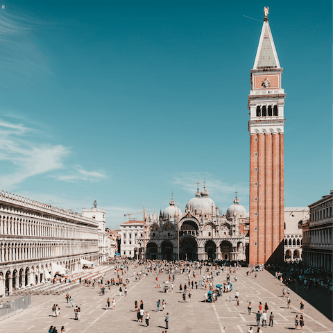 Stroll to the magnificent St Mark's Square in just ten minutes