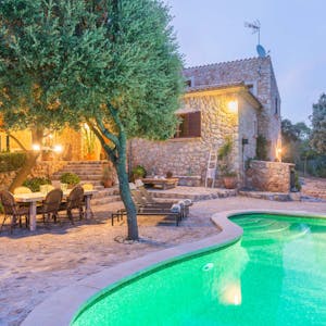 **Peaceful and tranquil setting** The villa is located in a quiet area, surrounded by beautiful gardens. 