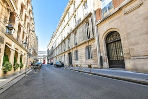 The Parisian Aura image 10