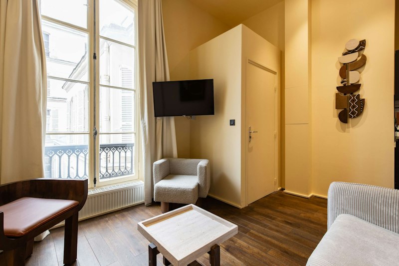The Parisian Aura additional image