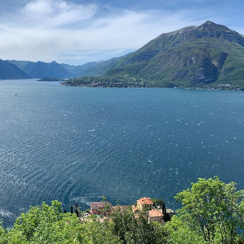 Walk to the shores of Lake Como, just 10 metres away