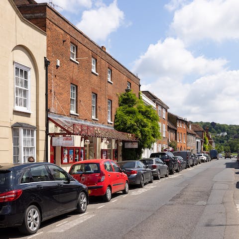 Stay on a pretty street in charming Henley-on-Thames and explore the town's shops, pubs and waterfront restaurants 