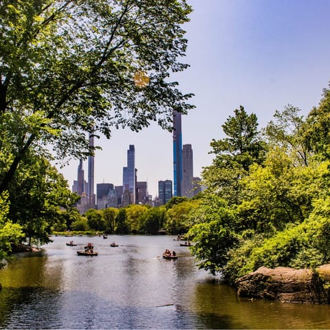 Take a stroll through the city to the beautiful Central Park