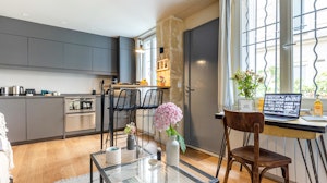 Parisian Mews image 13