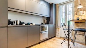 Parisian Mews image 5