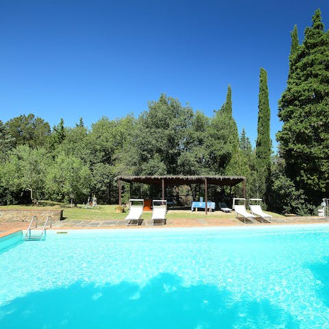 Take a break from the Tuscan sun and go for a dip in the pool