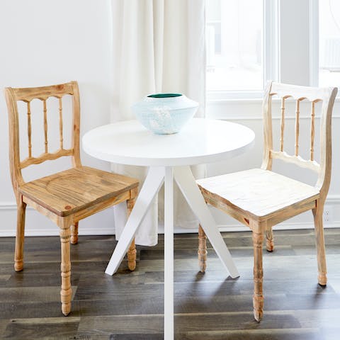 Tuck into beignets for breakfast at the dining nook