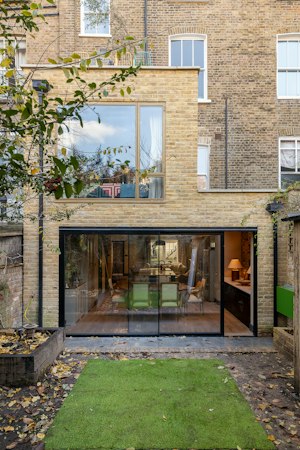 London Primrose image 3