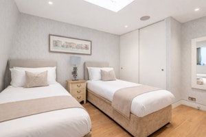 Belgravia Glamour image 10