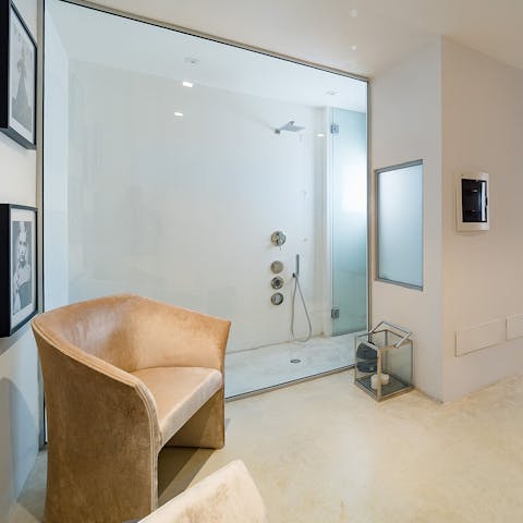 Shower as you've never done before in this huge, walk-in rain shower