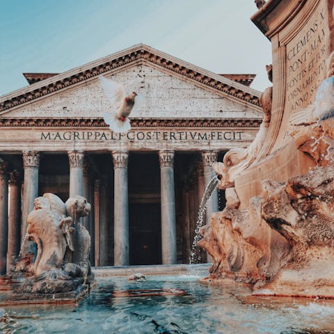 Stroll over to the Pantheon for a spot of sightseeing