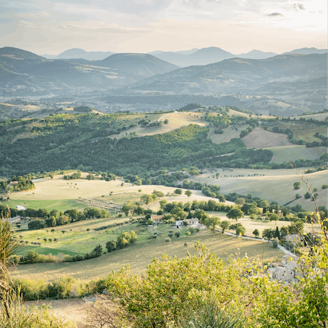 Explore the pretty village of Ciciana and its surrounding countryside