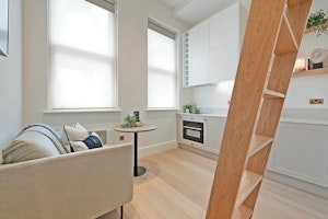 Earl's Court Calm image 1