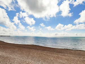 Beachfront Splendour image 14