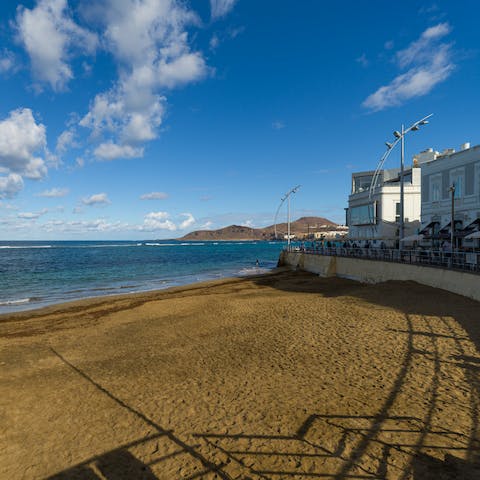 Grab dinner at one of the seafront restaurants, just 20 metres away