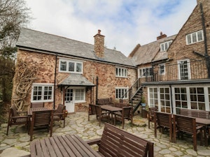 Hearthstone Manor image 11