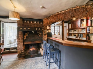 Hearthstone Manor image 7
