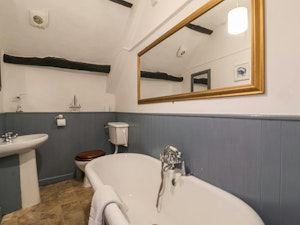 Hearthstone Manor image 6