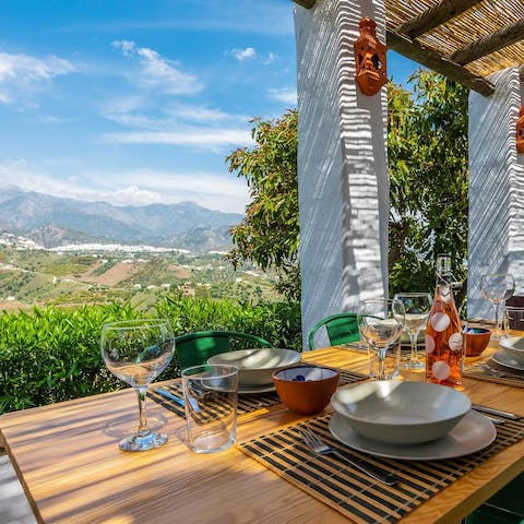 Drink or dine alfresco and enjoy magnificent mountain views