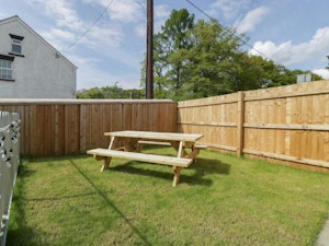 Garden Getaway image 9