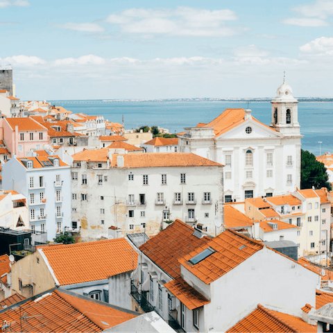 Feel like a local and stay in a charming area of Lisbon, just a twenty-five-minute walk from the sights 