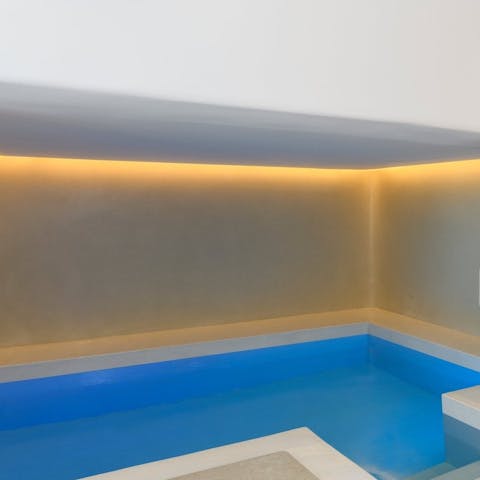 Relax and unwind in one of the luxurious Jacuzzis  