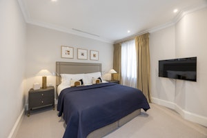 Knightsbridge Abode image 2