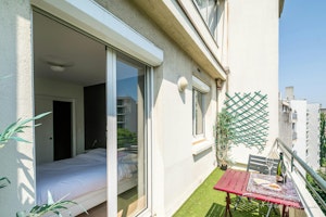 Charming Parkside Haven image 10
