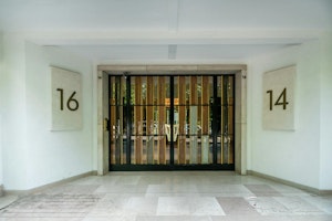 Charming Parkside Haven image 6